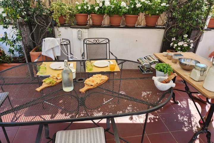 Matlagingskurs på taket i Genova: lær pesto- og ferskepastalaging med panoramautsikt over byen, foto 15 | wizardtrip