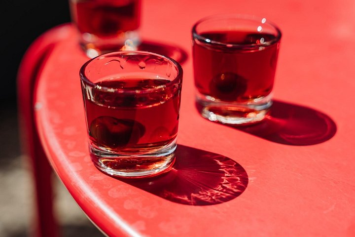 Un voyage culinaire à travers les quartiers historiques de Lisbonne, dégustant de la nourriture et des boissons traditionnelles portugaises, photo 6 | wizardtrip