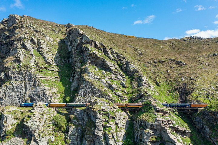 Viagem de comboio cénica pela Taieri Gorge, Nova Zelândia, com viadutos e túneis, foto 6 | wizardtrip