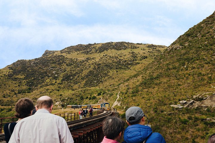 Viagem de comboio cénica pela Taieri Gorge, Nova Zelândia, com viadutos e túneis, foto 10 | wizardtrip