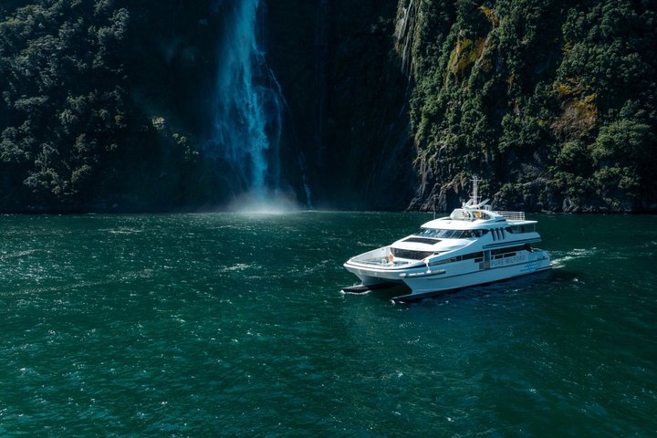 Voo panorâmico e cruzeiro para Milford Sound a partir de Queenstown, Nova Zelândia, foto 6 | wizardtrip