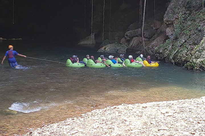Experimente uma emocionante aventura de tubing nas cavernas pela floresta tropical e antigas cavernas Maias de Belize, foto 8 | wizardtrip