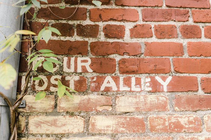 Tour a pie en grupo reducido explorando los callejones históricos y lugares emblemáticos de Charleston como Rainbow Row, foto 16 | wizardtrip