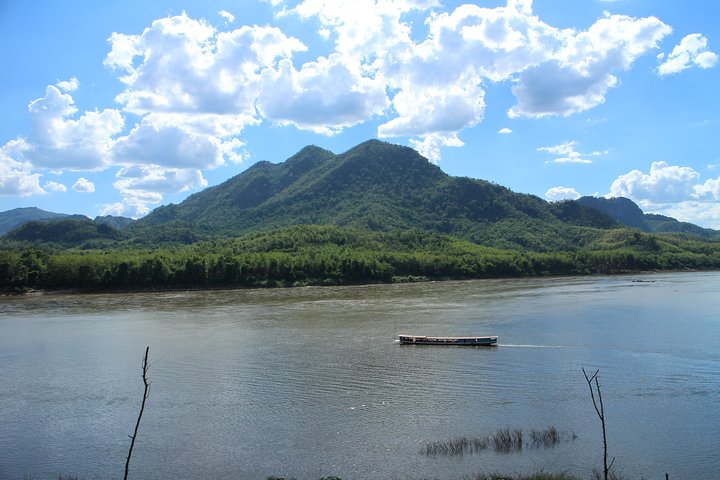 Passeio de dia inteiro às Cavernas Pak Ou e Cascatas Kuang Si a partir de Luang Prabang, foto 6 | wizardtrip