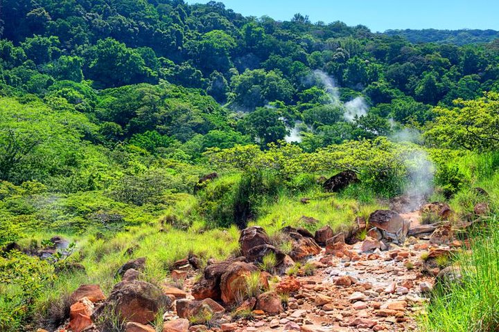 Vulkanwanderung, Wasserfallschwimmen & heiße Quellen Kombo auf Rincón de la Vieja | wizardtrip
