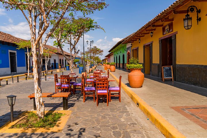 Full-day tour from Costa Rica to Nicaragua, featuring volcanoes, colonial Granada, and Lake Nicaragua, photo 18 | wizardtrip