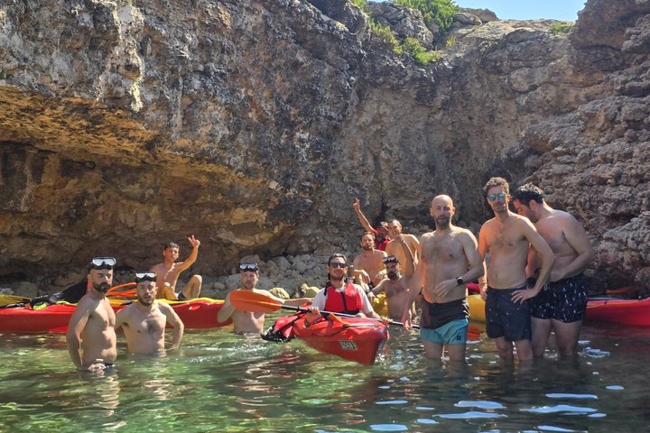 Aventure guidée en kayak explorant les grottes de Comino et le Blue Lagoon depuis Gozo, Malte, photo 10 | wizardtrip