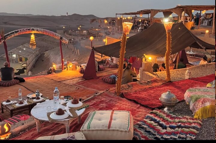 Experimente passeios de quadriciclo e camelo no Deserto de Agafay, perto de Marrakech, com um jantar show tradicional, foto 7 | wizardtrip