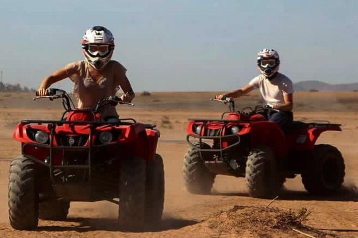 Experimente passeios de quadriciclo e camelo no Deserto de Agafay, perto de Marrakech, com um jantar show tradicional, foto 14 | wizardtrip