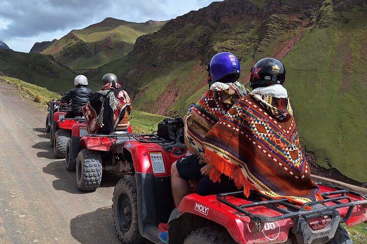 Volledige Dag Rainbow Mountain Avontuur met ATV | wizardtrip