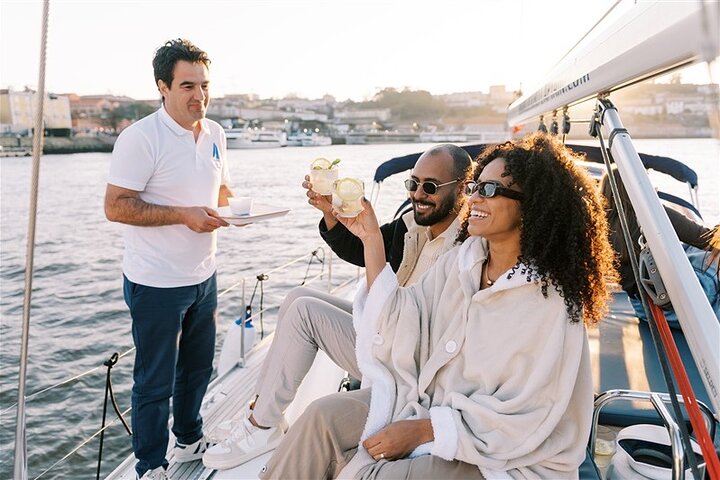 Porto: Zonsondergang of Overdag, Charmante Zeilbootcruise op de Douro Rivier | wizardtrip