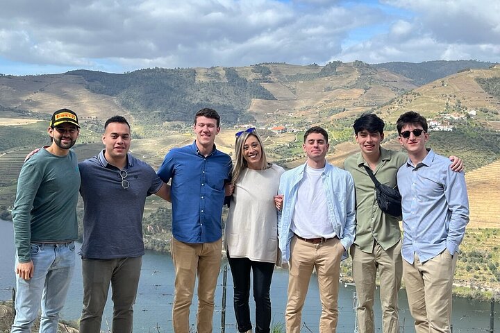 Scenic Douro Valley tour from Porto featuring vineyards, wine tasting, and river cruise, photo 13 | wizardtrip