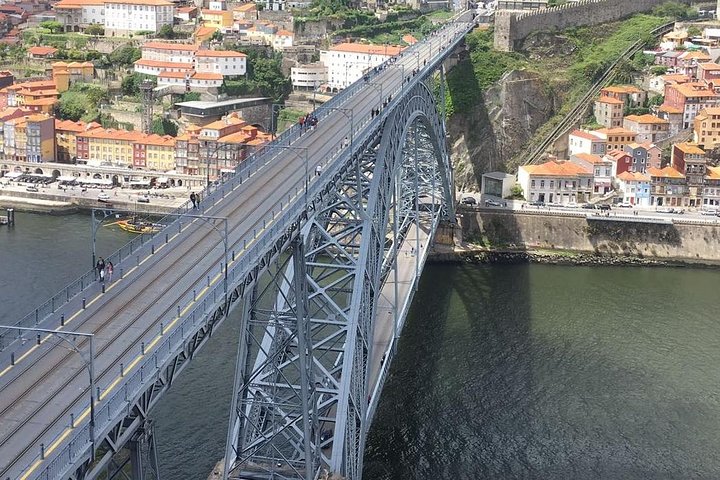 Scenic one-way private transfer from Lisbon to Porto, with stops in charming Portuguese towns, photo 17 | wizardtrip