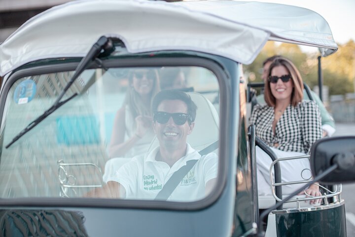 Tour de eco tuk tuk pelos marcos históricos e ruas vibrantes de Madrid, foto 10 | wizardtrip