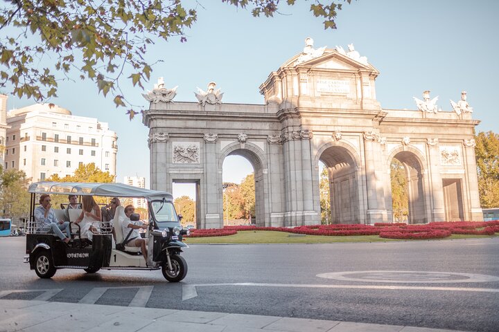 Tour de eco tuk tuk pelos marcos históricos e ruas vibrantes de Madrid, foto 11 | wizardtrip