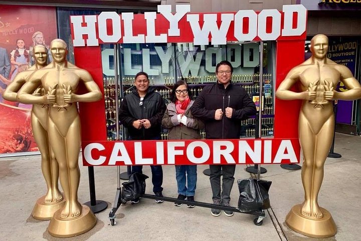 A guided tour exploring iconic landmarks of Los Angeles, including Hollywood and Beverly Hills, photo 6 | wizardtrip