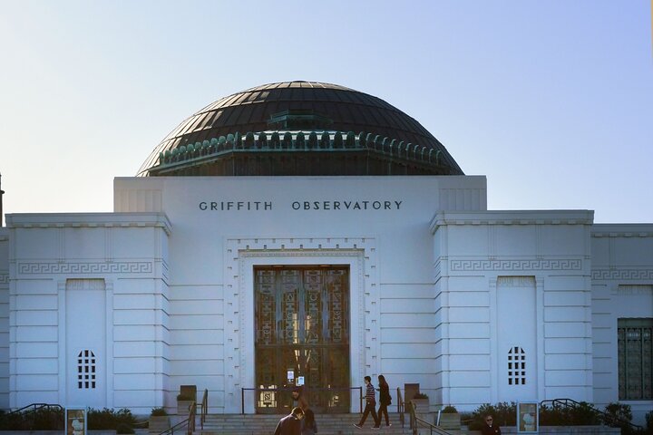 A guided tour exploring iconic landmarks of Los Angeles, including Hollywood and Beverly Hills, photo 17 | wizardtrip