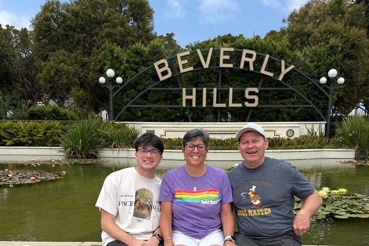 A guided tour exploring iconic landmarks of Los Angeles, including Hollywood and Beverly Hills, photo 27 | wizardtrip