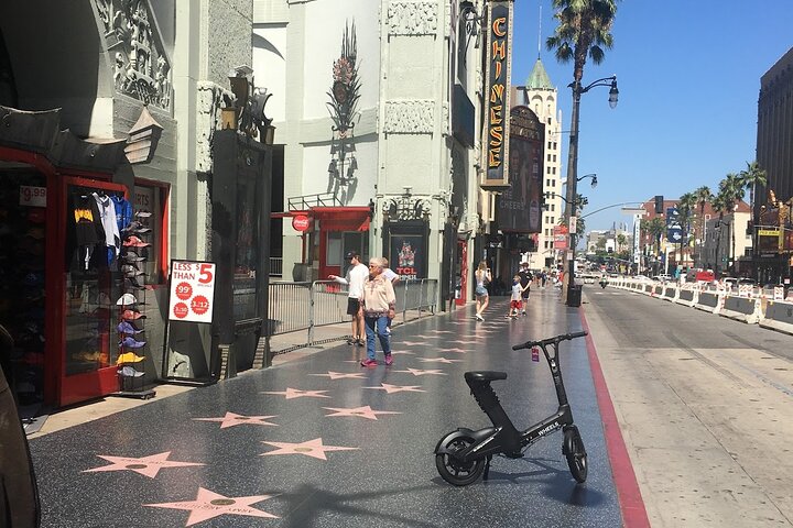 A guided tour exploring iconic landmarks of Los Angeles, including Hollywood and Beverly Hills, photo 32 | wizardtrip