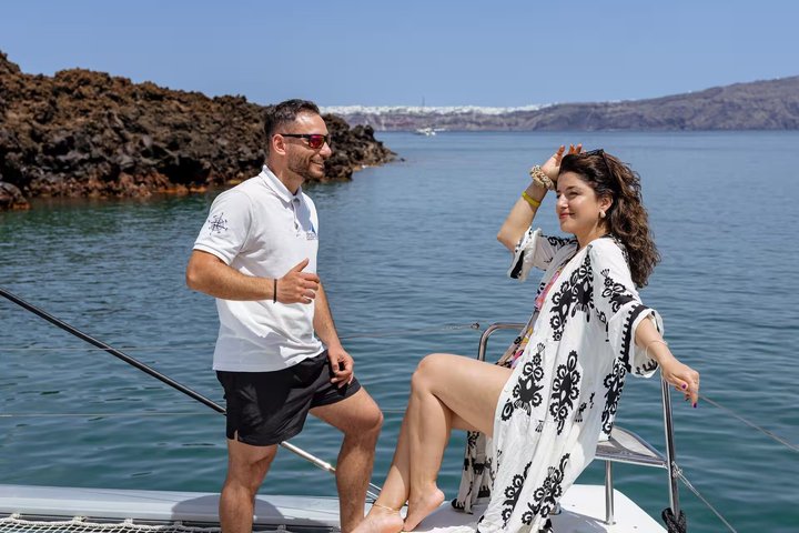 Katamarantur runt Santorini, Grekland, med bad och BBQ, foto 12 | wizardtrip