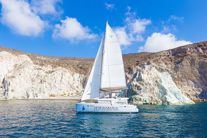 Katamarantur runt Santorini, Grekland, med bad och BBQ, foto 21 | wizardtrip