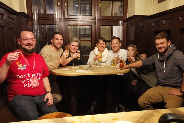 Guidet vandretur i Köln som utforsker tradisjonelle bryggerier og smaker Kölsch-øl, foto 9 | wizardtrip