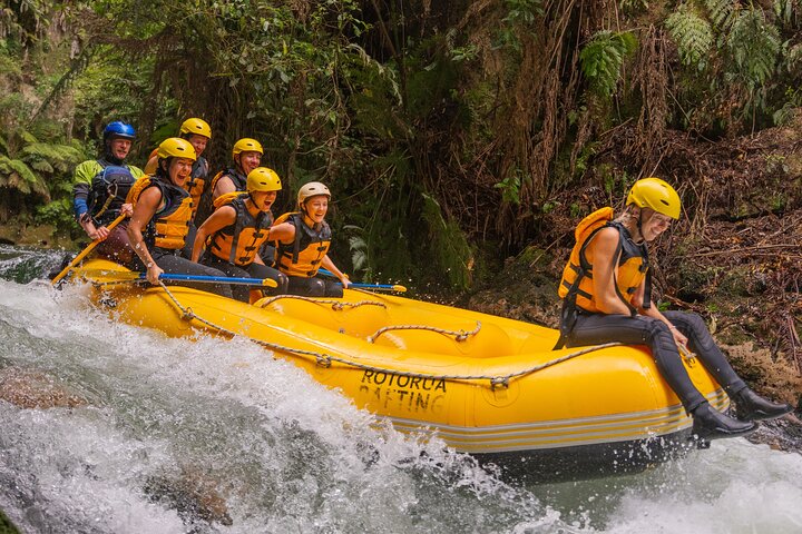White water rafting eventyr på Kaituna River i Rotorua, New Zealand, med vandfald og strømfald, foto 11 | wizardtrip