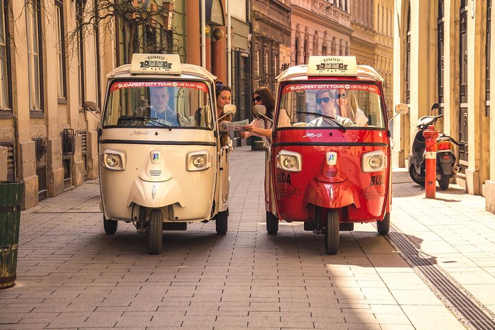 Private Budapest TukTuk Tour: Individuelle Route, Hotelabholung | wizardtrip