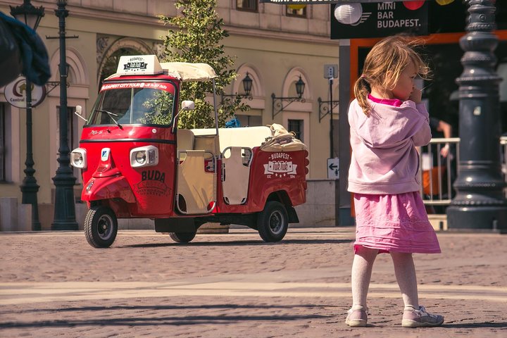 Privat TukTuk-tur, der udforsker Budapests vartegn og skjulte gader, foto 7 | wizardtrip