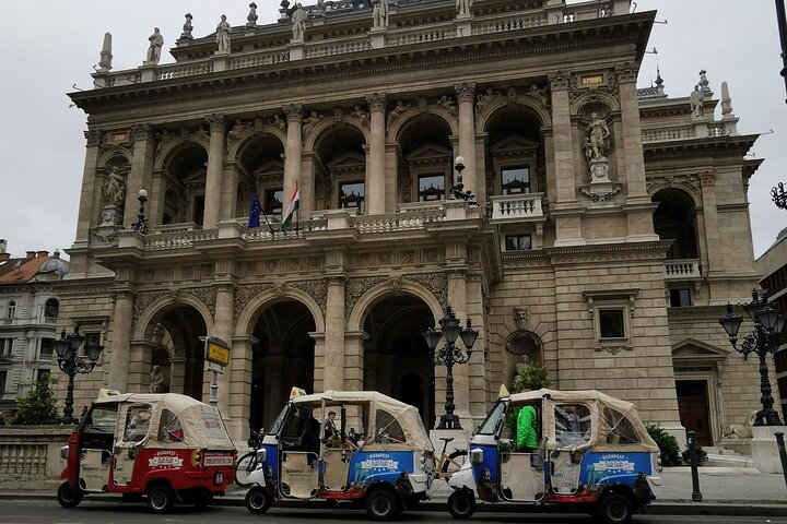 Privat TukTuk-tur, der udforsker Budapests vartegn og skjulte gader, foto 9 | wizardtrip