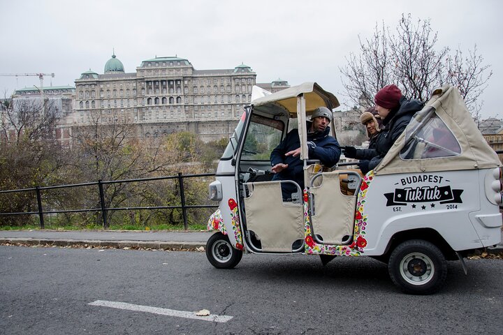 Privat TukTuk-tur, der udforsker Budapests vartegn og skjulte gader, foto 10 | wizardtrip