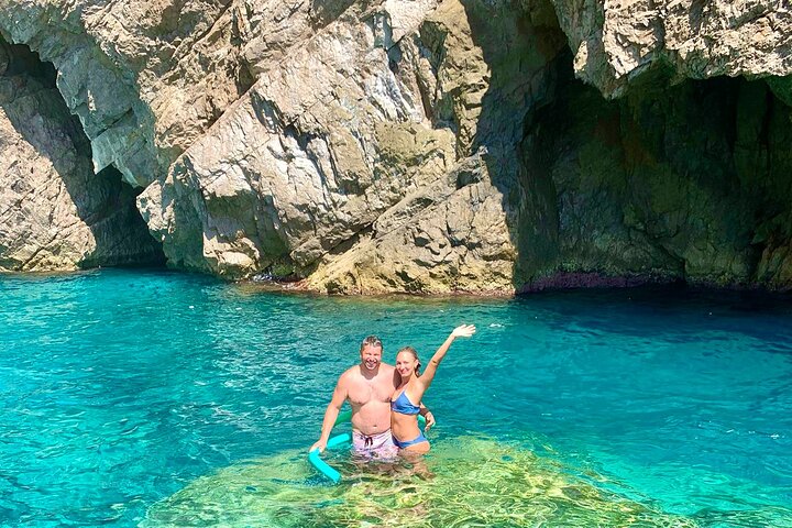 Privé boottocht rond het eiland Capri, Italië, met stops bij grotten en zwemplekken, foto 11 | wizardtrip