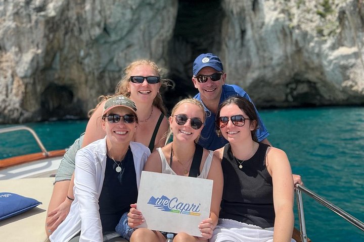 Privé boottocht rond het eiland Capri, Italië, met stops bij grotten en zwemplekken, foto 21 | wizardtrip