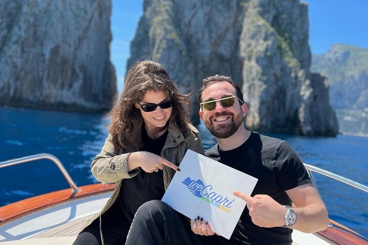 Privé boottocht rond het eiland Capri, Italië, met stops bij grotten en zwemplekken, foto 23 | wizardtrip