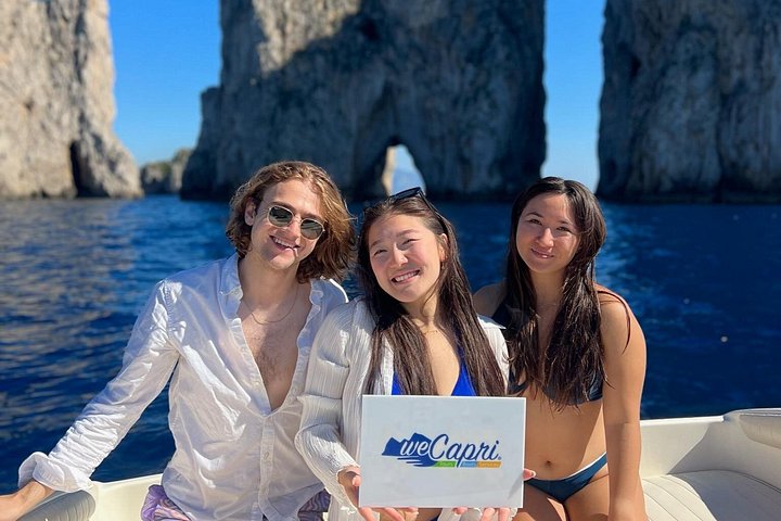 Privé boottocht rond het eiland Capri, Italië, met stops bij grotten en zwemplekken, foto 32 | wizardtrip