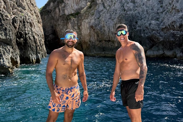 Privé boottocht rond het eiland Capri, Italië, met stops bij grotten en zwemplekken, foto 48 | wizardtrip