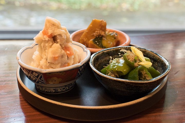 Um passeio noturno guiado por Kyoto, Japão, com degustações de comida local e exploração cultural, foto 8 | wizardtrip