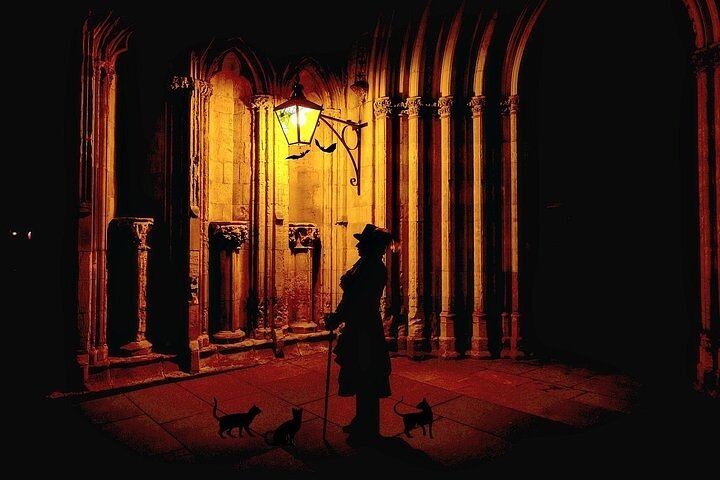 Shadows of York: Ghost Walk and Horrible History | wizardtrip