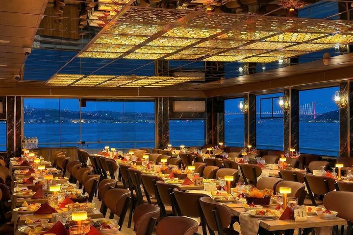 Goditi una lussuosa crociera con cena sul Bosforo di Istanbul, con viste mozzafiato e intrattenimento dal vivo, foto 17 | wizardtrip
