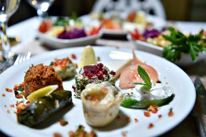 Goditi una lussuosa crociera con cena sul Bosforo di Istanbul, con viste mozzafiato e intrattenimento dal vivo, foto 23 | wizardtrip