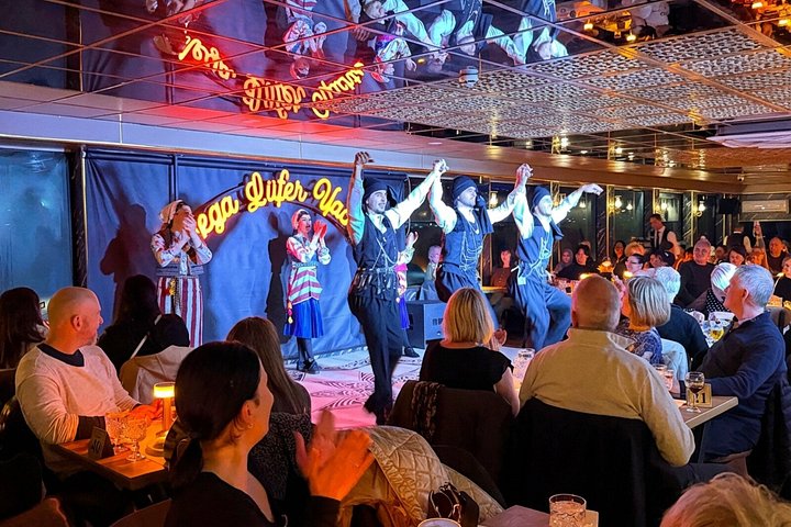 Goditi una lussuosa crociera con cena sul Bosforo di Istanbul, con viste mozzafiato e intrattenimento dal vivo, foto 29 | wizardtrip