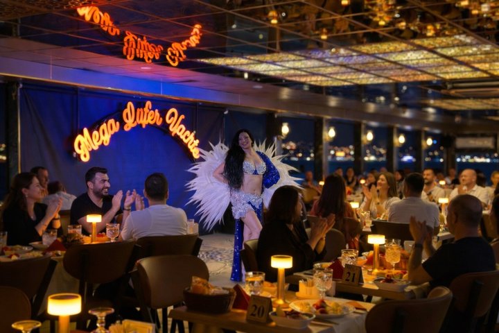 Goditi una lussuosa crociera con cena sul Bosforo di Istanbul, con viste mozzafiato e intrattenimento dal vivo, foto 30 | wizardtrip