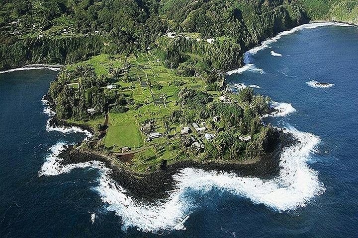 Schilderachtige uitzichten op Maui's Road to Hana, inclusief watervallen, stranden en weelderige landschappen, foto 6 | wizardtrip