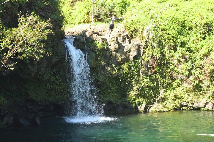 Schilderachtige uitzichten op Maui's Road to Hana, inclusief watervallen, stranden en weelderige landschappen, foto 11 | wizardtrip