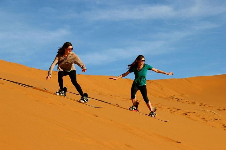 Beleef een spannende Dubai woestijnsafari met dune bashing, kameelritten en een BBQ-diner, foto 6 | wizardtrip