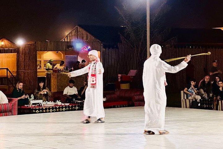 Beleef een spannende Dubai woestijnsafari met dune bashing, kameelritten en een BBQ-diner, foto 12 | wizardtrip