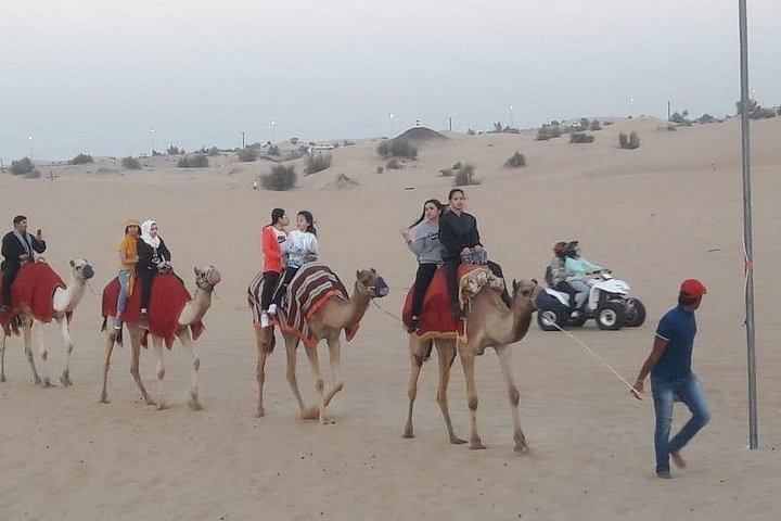 Erleben Sie eine aufregende VIP-Wüstensafari in Dubai mit Dune Bashing, Kamelritten und einem BBQ-Abendessen, Foto 9 | wizardtrip