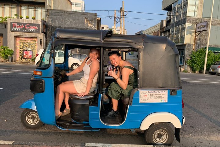 Explorez les rues et les monuments animés de Colombo en tuk-tuk, découvrez la riche culture et l'histoire de la ville, photo 17 | wizardtrip