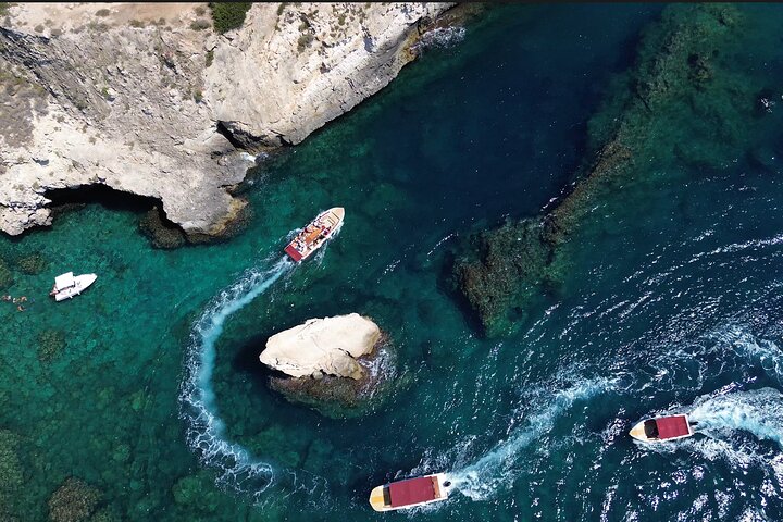 Bootstour zur Erkundung der Insel Ortigia, der Meereshöhlen und der Küste in Syrakus, Sizilien, Foto 10 | wizardtrip