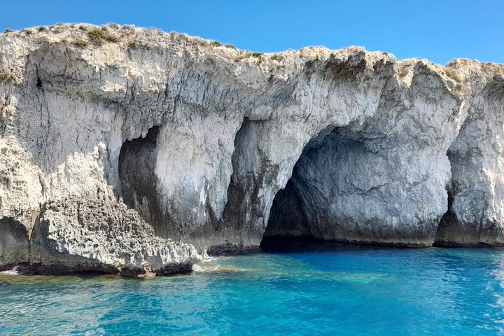 Bootstour zur Erkundung der Insel Ortigia, der Meereshöhlen und der Küste in Syrakus, Sizilien, Foto 20 | wizardtrip